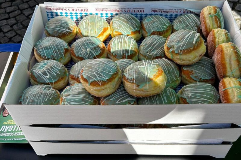 Grüne Krapfen, extra für uns gebacken